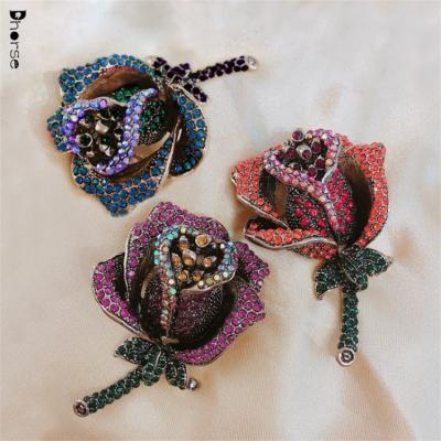 China New Arrival Luxury Vintage Rhinestone Rose Brooch Pin For Women for sale