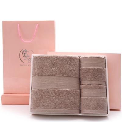 China Luxury Sublimated Hotel Towel Gift Box Egyptian Cotton Towel Gift Set Promotional Safe For Activities Kids for sale