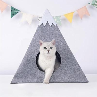 China Sustainable Wholesale Eco Christmas Festival Felt Cat House For Pets for sale