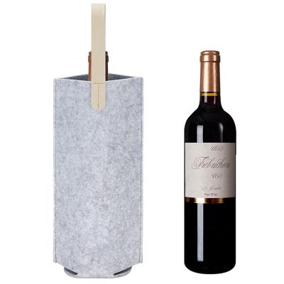 China Single Bottle Christmas Wine Shopping Bag Felt Wine Tote Carrier With Leather Handle for sale