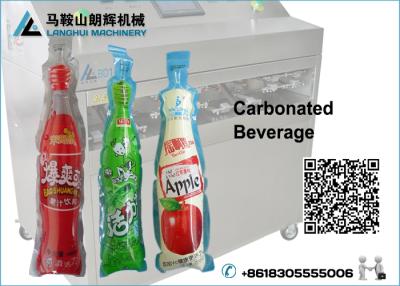 China Máquina de rellenar de la bebida carbónica del bolso de la forma de la botella y máquina del lacre en venta