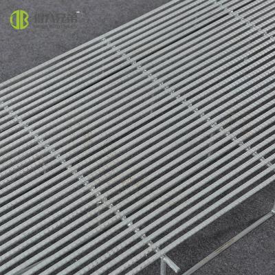 China Anti Rust Pig Floor Sow Floor Triangular Steel Flooring For Sows Pavers for sale