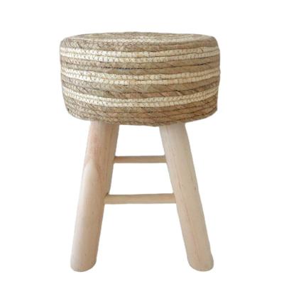 China Modern design modern living room bar stool handmade solid wood wooden stool small for kids for sale