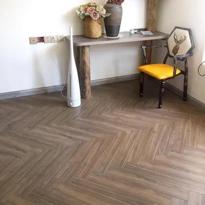 Cina Pavimenti compositi Aringbone Pavimenti in vinile Click Spc in vendita