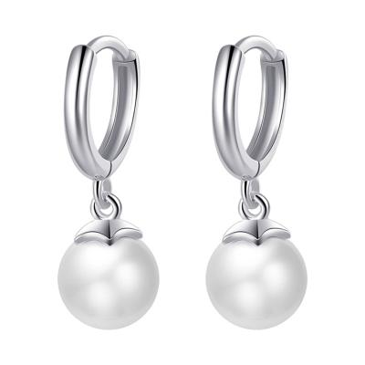 China FASHIONABLE Wholesale Tasty Jewelry Small Minimalist 925 Sterling Silver Earrings Women Pearl Stud Circle Earrings for sale