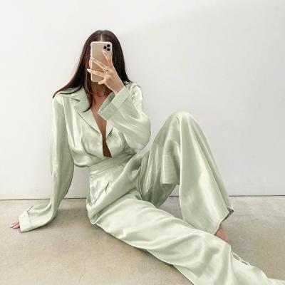 China New autumn and winter luxury pajamas suit green two-piece home women QUICK DRY satin pajamas for sale