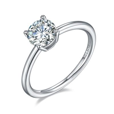 China CLASSIC Classic Single Stone Ring 4 Claw Moissanite Solitaire Engagement Ring for sale