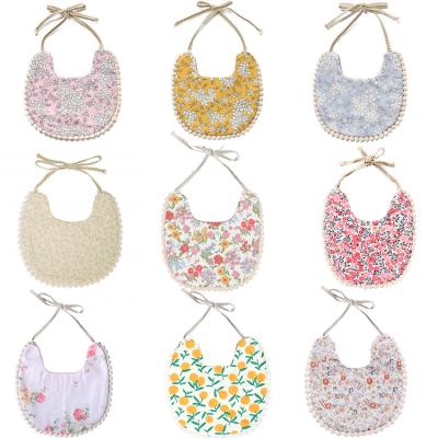 China Baby Antibacterial Lace Up Infant Bibs Line Muslin Side Cotton Bibs Toddler Saliva Towel for sale