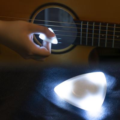 China Acoustic& NAOMI Guitar Picks OEM W Plastic High-sensitivity LED Light For Bass Electric Guitar Acoustic Guitar Picks Custom Guitarists for sale