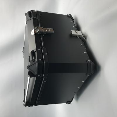 Cina 85L Black large motorcycle delivery box motorcycle trunk bike waterproof top case aluminum alloy motorcycle tail boxes in vendita