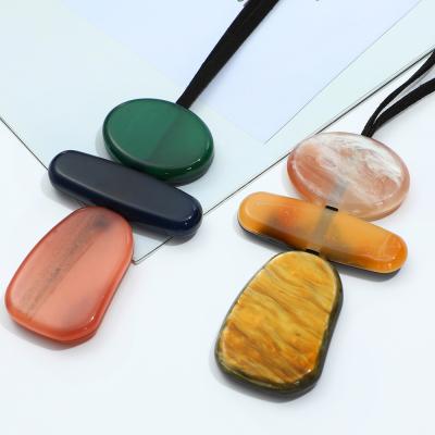 China High Quality OEM Choker Necklace Custom Lightweight Chunky Jewelry For Women Shape Acrylic Necklace for sale