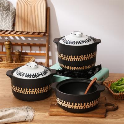 China Direct Selling Ceramic Casserole Matte Black Dining Earthen Pot Viable Factory Cooking Insulated Hot Pot Casserole Set for sale