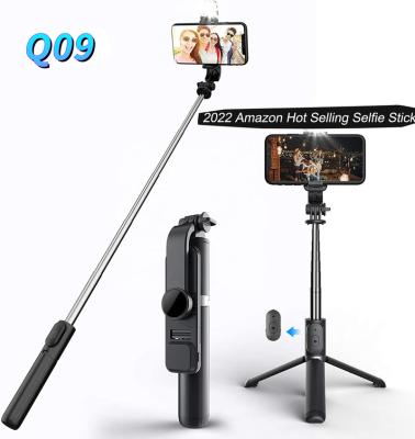 China Expandable Foldable & New Q02s Selfie Stand Foldable Stick Tripod Wireless Tripod with Beauty Light 3 in 1 Extendable Phone Holder Stand Sufficiency Light with Wireless RemoteHot for sale