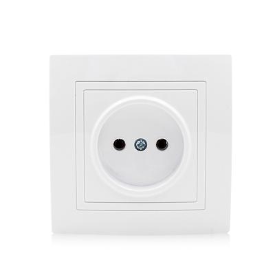 China Industrial European Wall Outlet 250V 16A European Standard White Flat Plug for sale