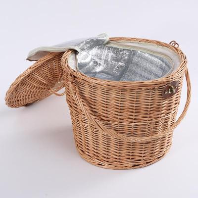 China Modern Design Sustainable Storage Picnic Hamper Basket With Cover for sale