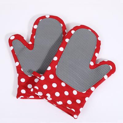 China Solid Fast Delivery Kitchen Cooking Bbq Grill Silicone Heat Insulation Double Oven Gloves Oven Mitts for sale