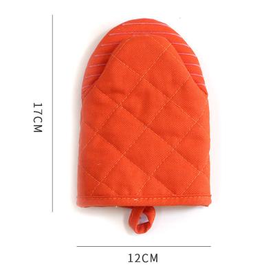 China Solid color Non-Slip Microwave Extra Thick Cotton Kitchen Cooking Baking Bbq Heat Resistant Glove Oven Mitts for sale