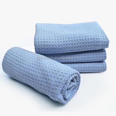 China 40*40cm Microfiber Towel Waffle Sustainable Cleaning Towel Clean Glass Without Leaving Water Stains for sale