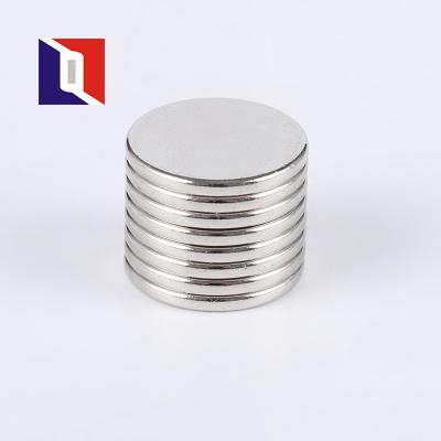 Cina Industrial Hot Sale Ndfeb Ultra Thin Strong Magnet Small Round Neodymium Magnets in vendita