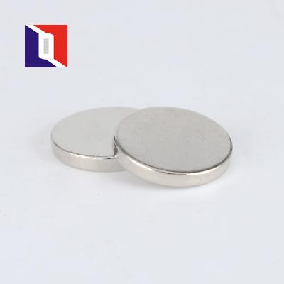 Cina Super Strong Industrial Magnet Neodymium N52 Magnet Nickel-Coating Disc Neodymium Magnet Manufacturer in vendita