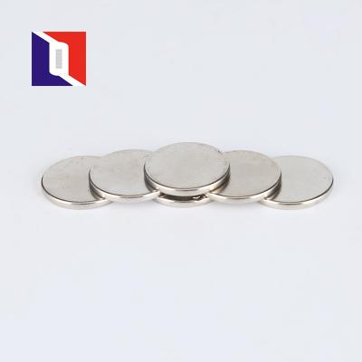 Cina Thin Type N52 Neodymium Magnet Materials Disc Industrial Magnet Strong Magnetic Magnet in vendita