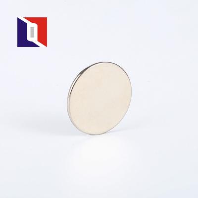 Cina Wholesale Strong Ultra Thin Industrial Magnet China N42 N52 Disc Magnet Neodynium Disc Magnet in vendita