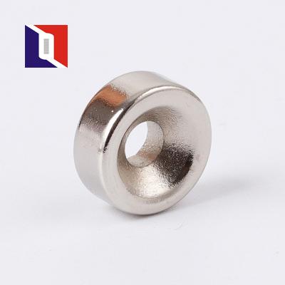 China N52 Industrial Strong Small Round Countersunk Magnet Head Neodymium Magnet zu verkaufen