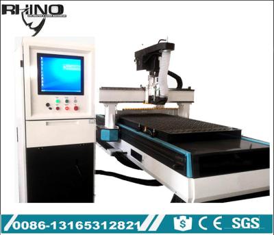 Κίνα Ξύλινο CNC Engraver δρομολογητών, δρομολογητής ATC CNC με τον αυτόματο γραμμικό τύπο μετατροπέων εργαλείων προγράμματος NK260 προς πώληση