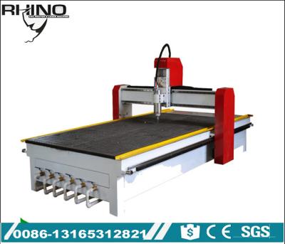 Chine Tableau en bois de routeur de commande numérique par ordinateur de structure métallique, machine de routeur de coupe en bois de la puissance élevée 1530 à vendre