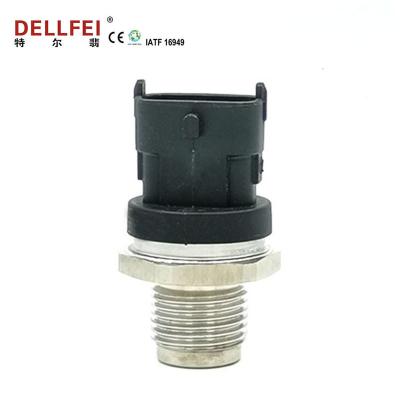 China Fuel Injection Rail Pressure Sensor For Volvo Ford 0281002937 14.0L for sale