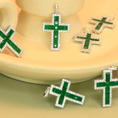 China Best Selling CLASSIC 18K Emeralds Cross Necklace Jewelry For Christian for sale