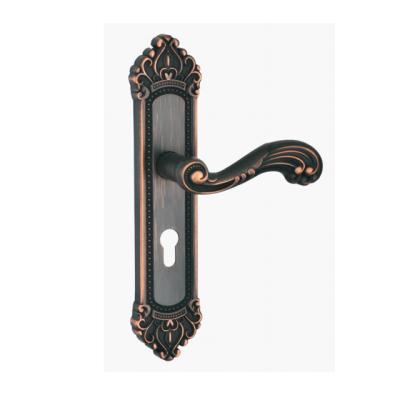 China EUROPEAN high quality durable using various door lock set handle part door handle with lock for sale