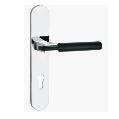 China Modern EUROPEAN Chrome Oval Door Handle Flat Door Lock Zinc Alloy Door Handle Locks With Keys for sale