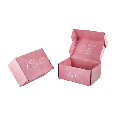 China Pink Personalized Shipping Boxes Garment Shipping Box Lightweight for sale