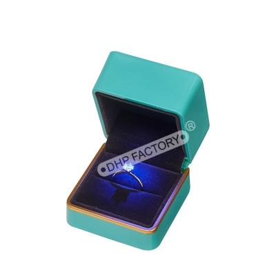 China Elegant Paper Jewelry Gift Box Rings Cardboard Earring Box With Velvet Inert for sale