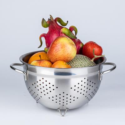 China Viable Food Grade Noodle Strainer Mesh Wire Kitchen Colander Strainer Fashion Design Fruit Storage Basket Colander for sale