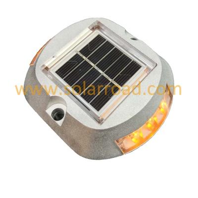 China Polycarbonate +Die Cast Aluminum Alloy RS-701 High Brightness Cat Eyes Reflectors Solar Marker Aluminum Solar Road Stud for sale