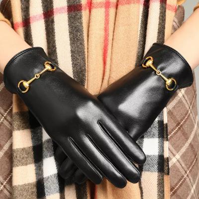 China Friendly Material Latest Catalogue G FD LU Luxury Designer Leather Gloves Famous Brands Sheepskin Winter Gloves Outdoor Keep Warm Accessories for sale