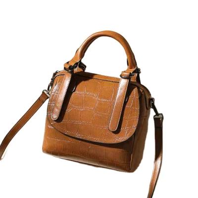 China Fashionable and stylish trend women's handbag waterproof bag for sale