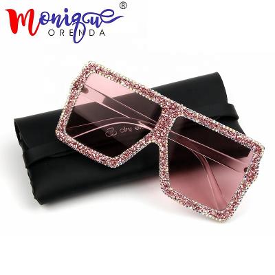 China Eyewear shopping feminino pink yellow luxury shades oculos de sol vintage 2019 oversized women sunglasses small gravel rhinestone sunglasses for sale