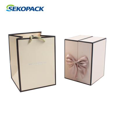 China Recyclable Luxury Premium Gift Box Wedding Candy Packaging Gift Box With Lid For Clothing Luggage Stuff For Kids Wrapping Paper Accept for sale