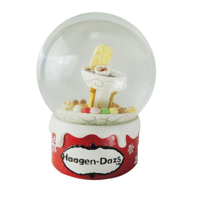 China Wholesale Wholesale Europe Polyresin Snow Globe Snow Globe for sale