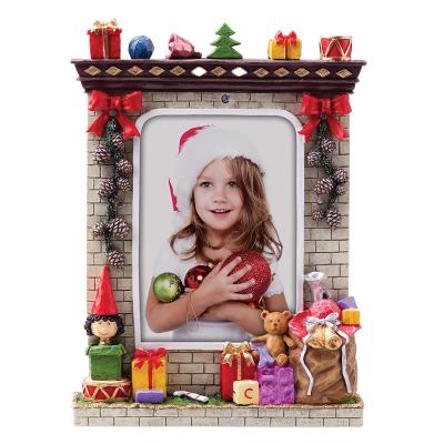 China Europe Resin Handwork Wholesale Customized Christmas Winter Resin Hand Painted Picture Frame For Gifts for sale