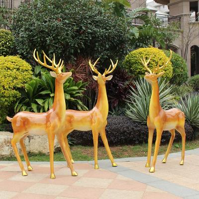 China Europe Deer Customized Large Garden Outdoor Luxury Resin Decoration Resin Animal Sculpture Customized for sale