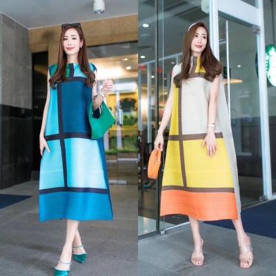 China Viable Miyake Pleated Dress 2022 Summer Women Plaid Color Dress High Fashion Long Beach Sleeveless Plus Size Dress for sale