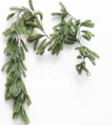 China Greenery Felt Christmas Hanging Garland For Wedding Indoor Outdoor Party Decorations C060 for sale