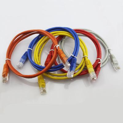 China Remiendo trenzado 7X0.12M M desnudo Le de los colores de los cables 5 del remiendo del cobre del cordón de remiendo de la red RJ45 Cat5e en venta