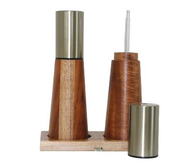 China Sustainable Salt and Pepper Grinder Solid Wood Spice Pepper Mill with Strong Adjustable Ceramic Grinder for sale