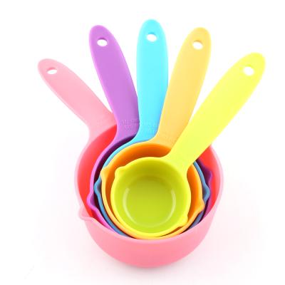 China Wholesale Home Kitchen Factory Kitchen Tools 5Piece Colorful Plastic Measuring Cups And Spoons Set For Liquid Solid for sale