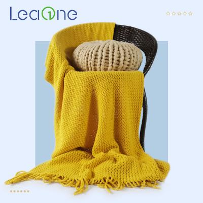 China 2021 OEM Anti-static ODM Sofa Knitted Throw Blanket With Fringe Custom Acrylic Soft Woven Tassels for sale